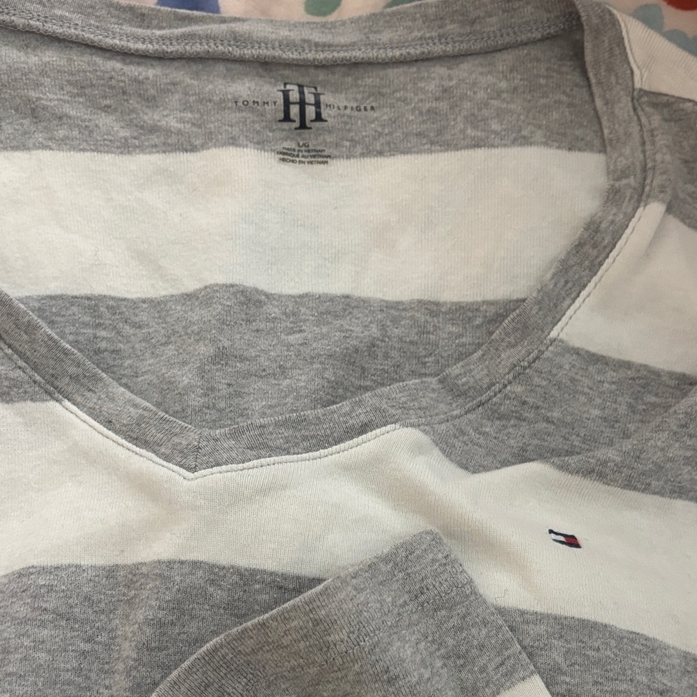 Tommy Hilfiger Light Gray and White Striped V-Neck Sweater